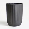 Archive Steingut-Tasse, Dunkelgrau gerippt