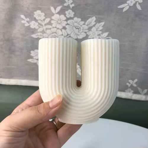 Kansō U-Form Kerze L, Sugar Swizzle