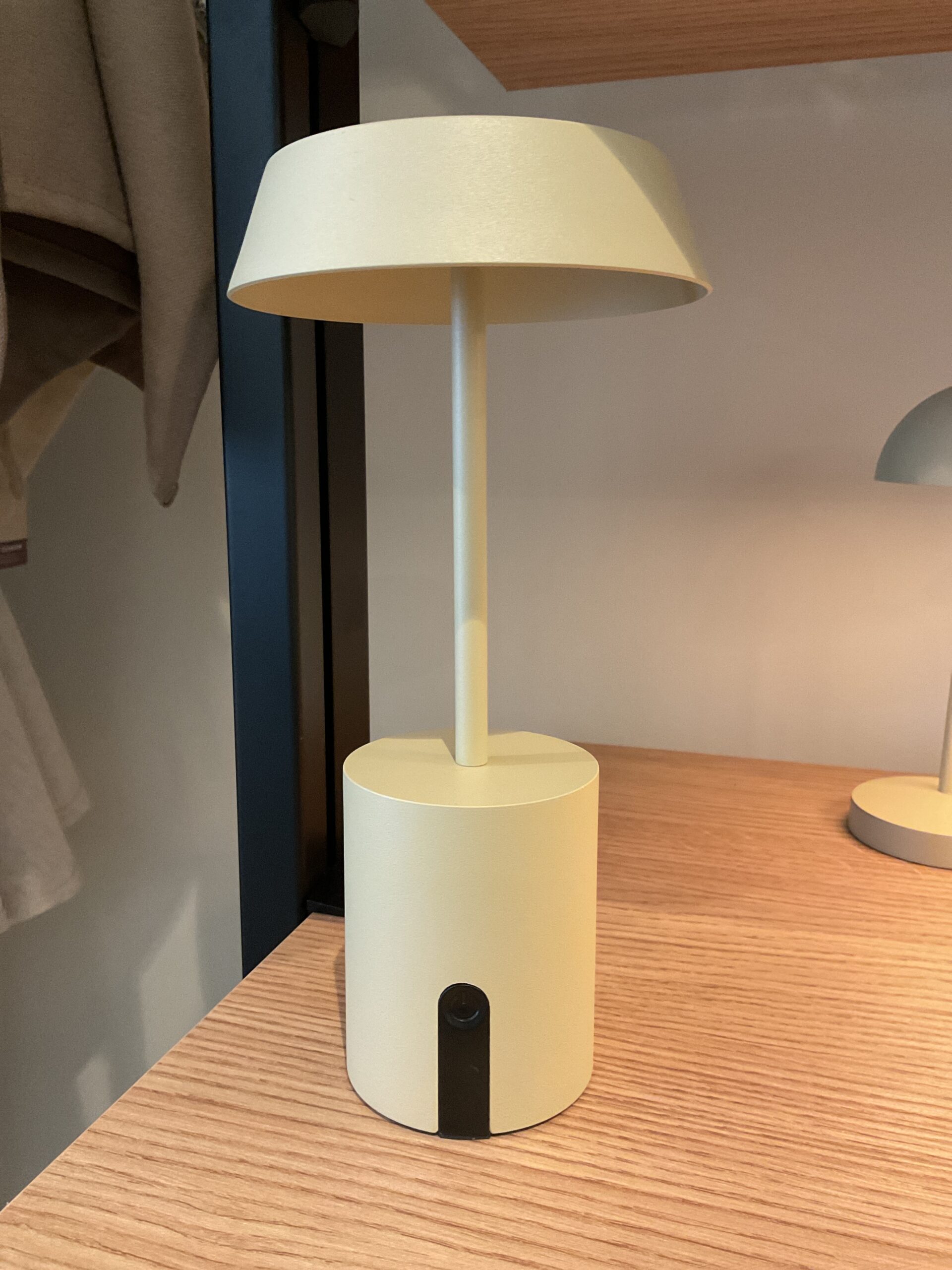 Akku Tisch-Lampe LED Beige