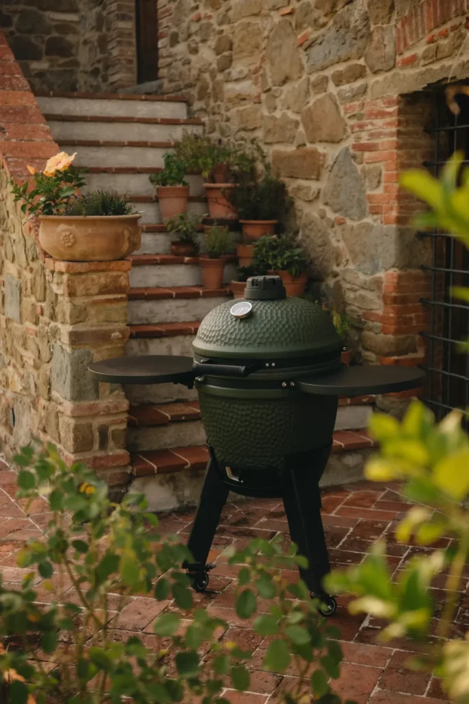 Moddern Kamado — Keramikgrill auf fahrbarem Untergestell
