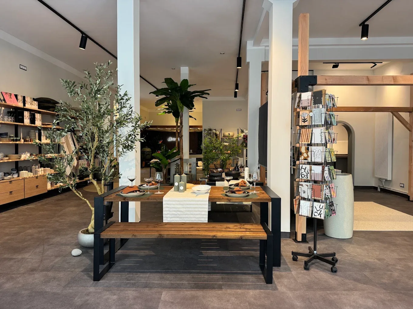 Innenansicht des Kansō Showrooms in Lüneburg