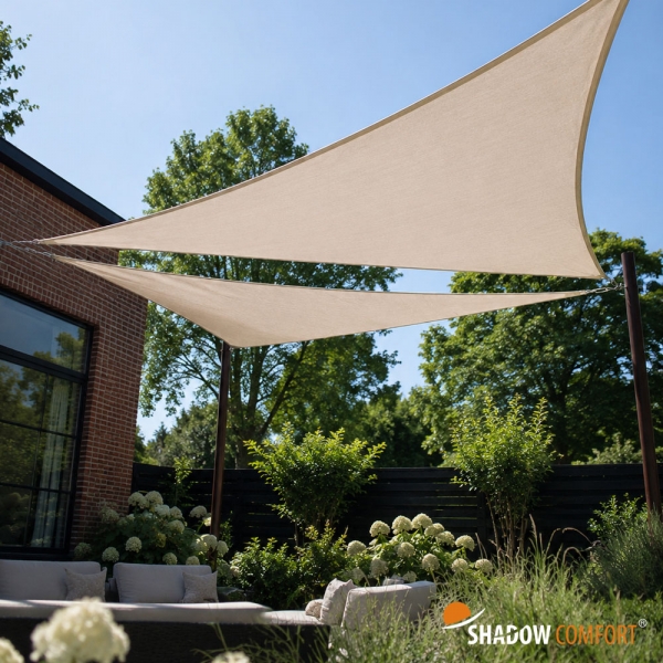Dreieckssonnensegel über der Pergola