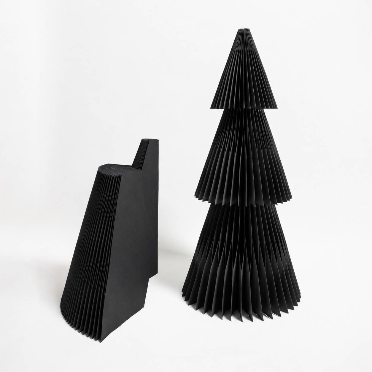 Papurism | XXL Papier-Weihnachtsbaum Tilda 200 cm | Tannengrün