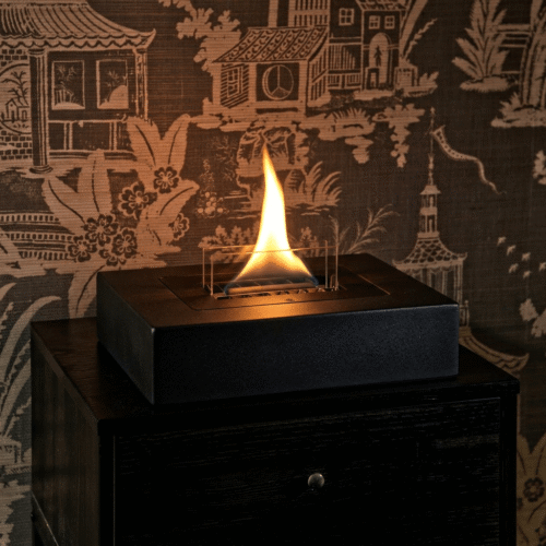 Tenderflame Daisy Tischfeuer aus Natural Concrete in Schwarz